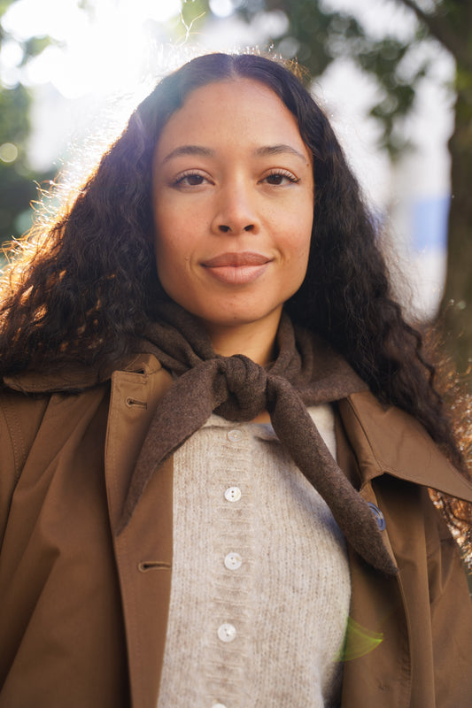 FOULARD TRIANGULAIRE EN MAILLE